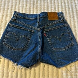Levi’s shorts